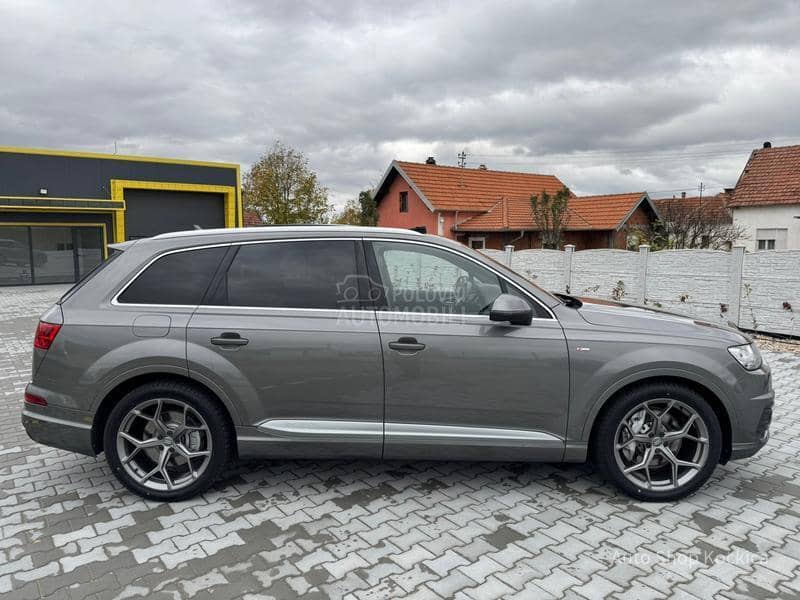 Audi Q7 3.0TDI Sline 7sed