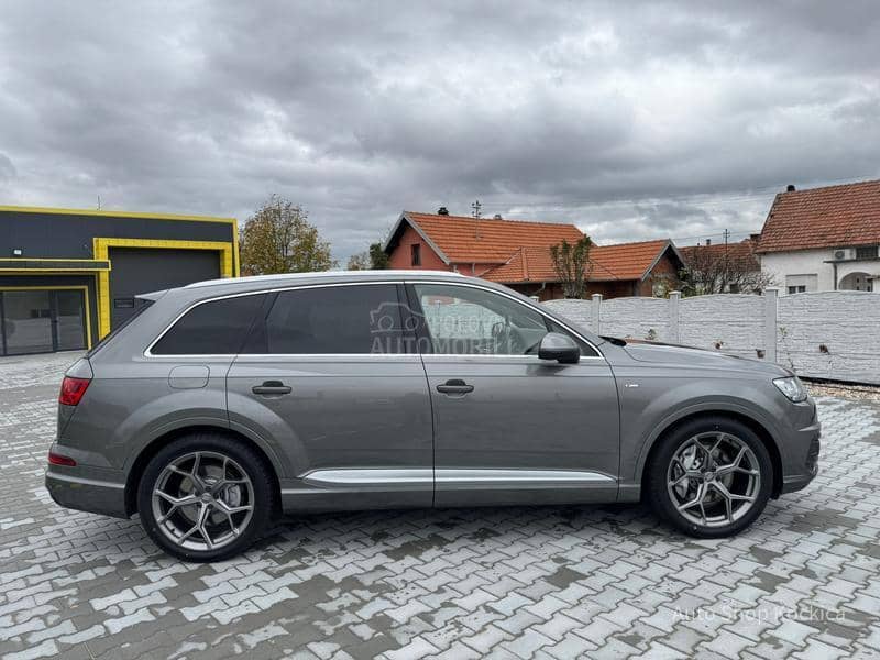 Audi Q7 3.0TDI Sline 7sed