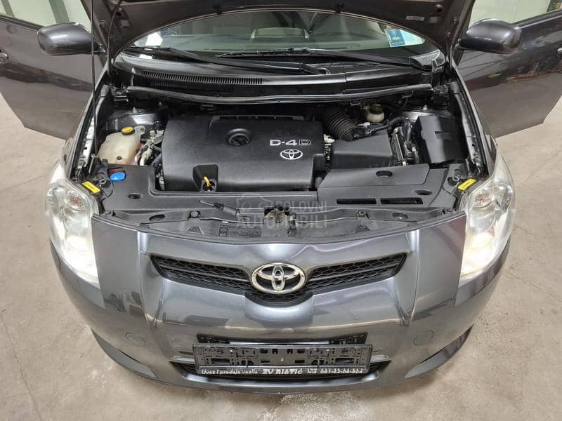 Toyota Auris 2.0D4D LUNA
