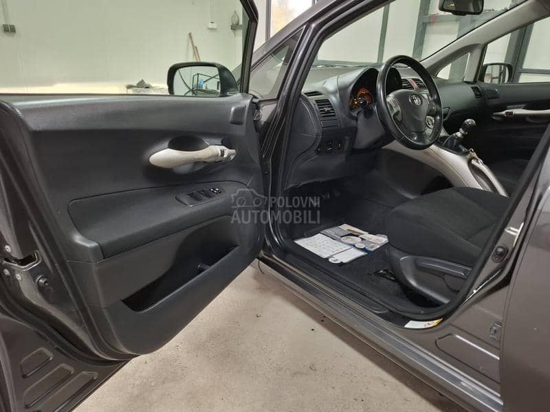 Toyota Auris 2.0D4D LUNA