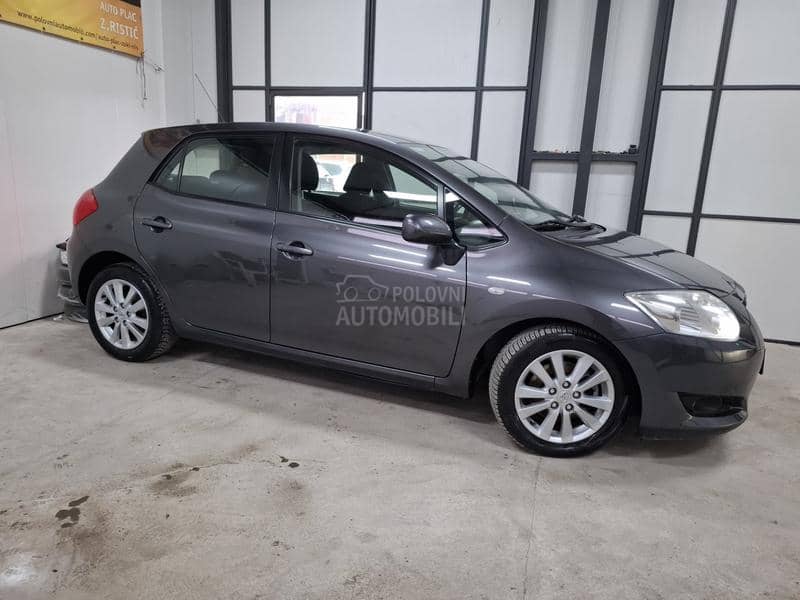 Toyota Auris 2.0D4D LUNA