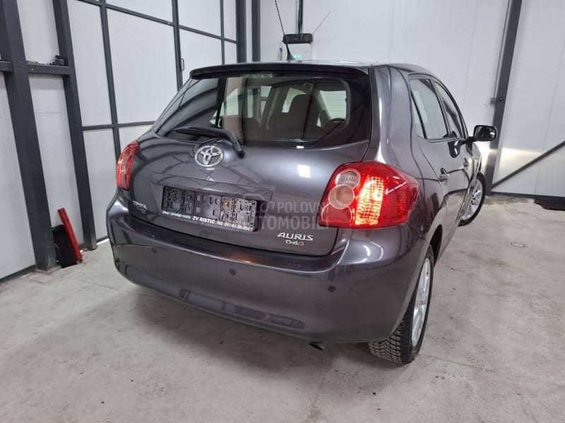 Toyota Auris 2.0D4D LUNA