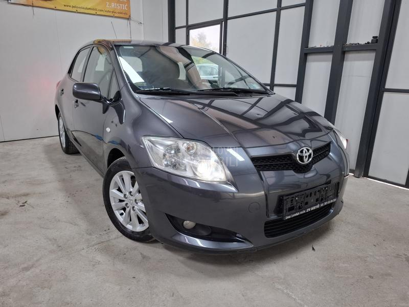 Toyota Auris 2.0D4D LUNA