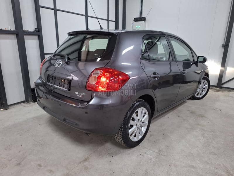 Toyota Auris 2.0D4D LUNA