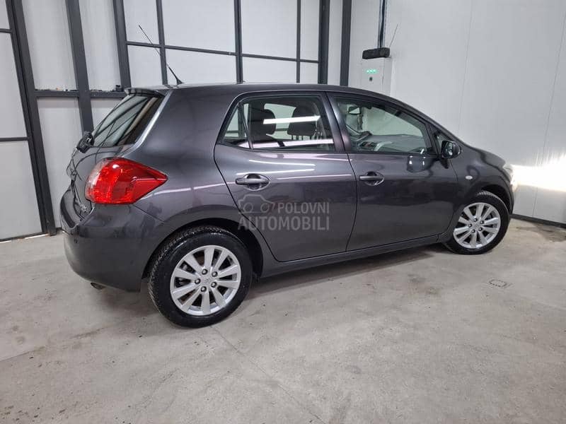 Toyota Auris 2.0D4D LUNA
