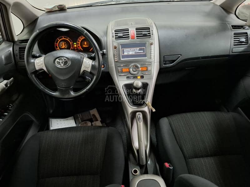 Toyota Auris 2.0D4D LUNA