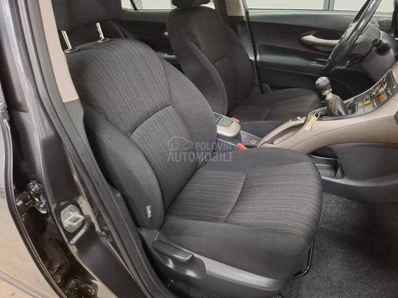 Toyota Auris 2.0D4D LUNA