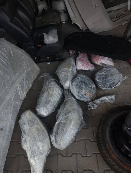 208 multifunkcionalni volan