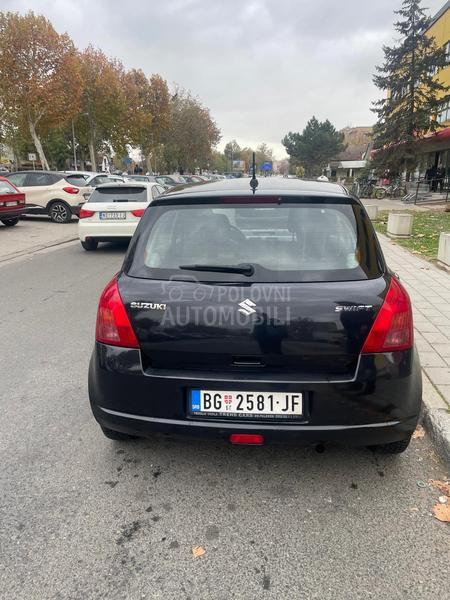 Suzuki Swift 