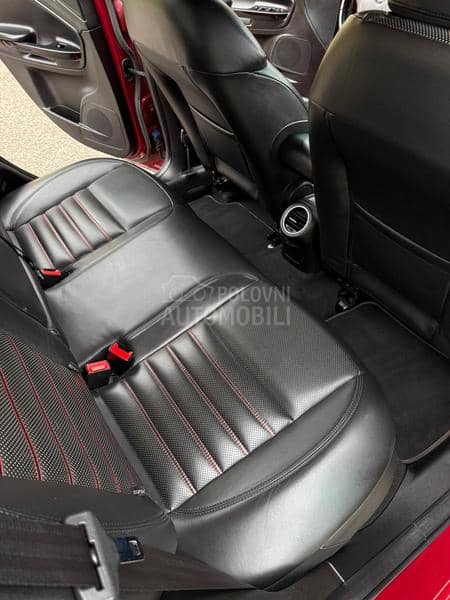 Alfa Romeo Giulietta 2.0JTD/NAVY/F-ULL