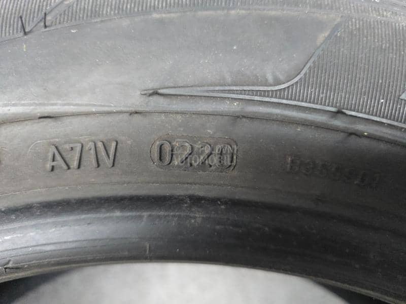 Dunlop 215/60 R17 Zimska