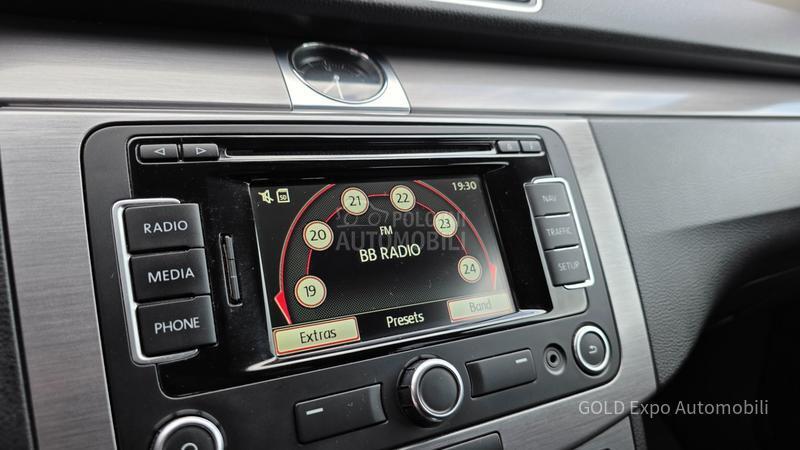 Volkswagen Passat B7 2.0 TDI DSG HIGHLINE