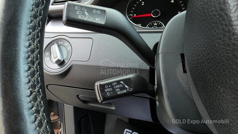Volkswagen Passat B7 2.0 TDI DSG HIGHLINE