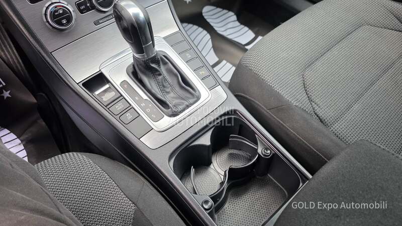 Volkswagen Passat B7 2.0 TDI DSG HIGHLINE