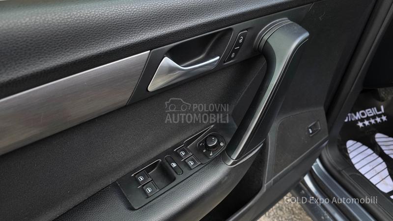 Volkswagen Passat B7 2.0 TDI DSG HIGHLINE