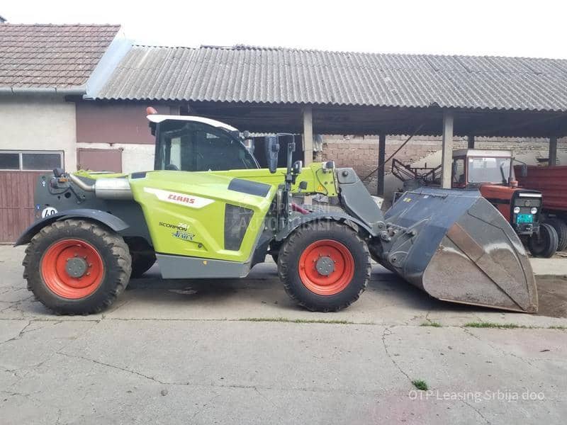 Claas Scorpion 741 sa kašikom