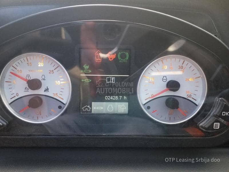 Claas Scorpion 741 sa kašikom