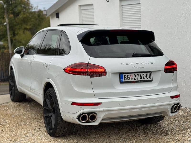 Porsche Cayenne HYBRID 3.0D MATRIX