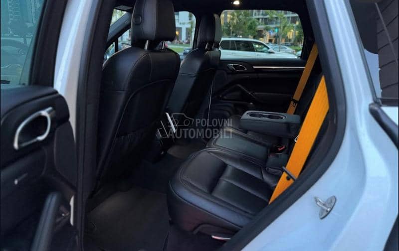 Porsche Cayenne HYBRID 3.0D MATRIX