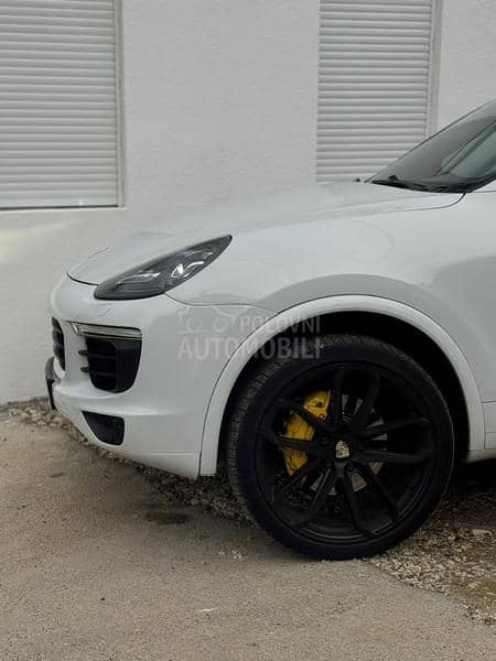 Porsche Cayenne HYBRID 3.0D MATRIX