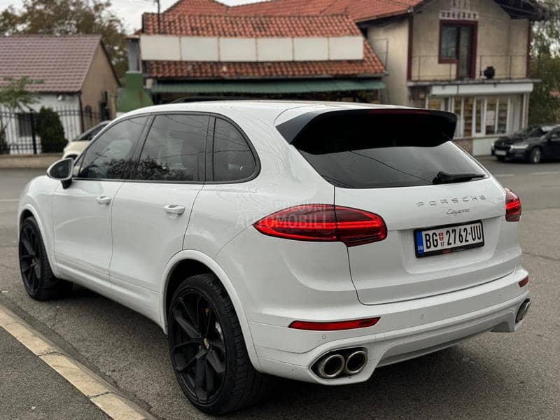 Porsche Cayenne HYBRID 3.0D MATRIX