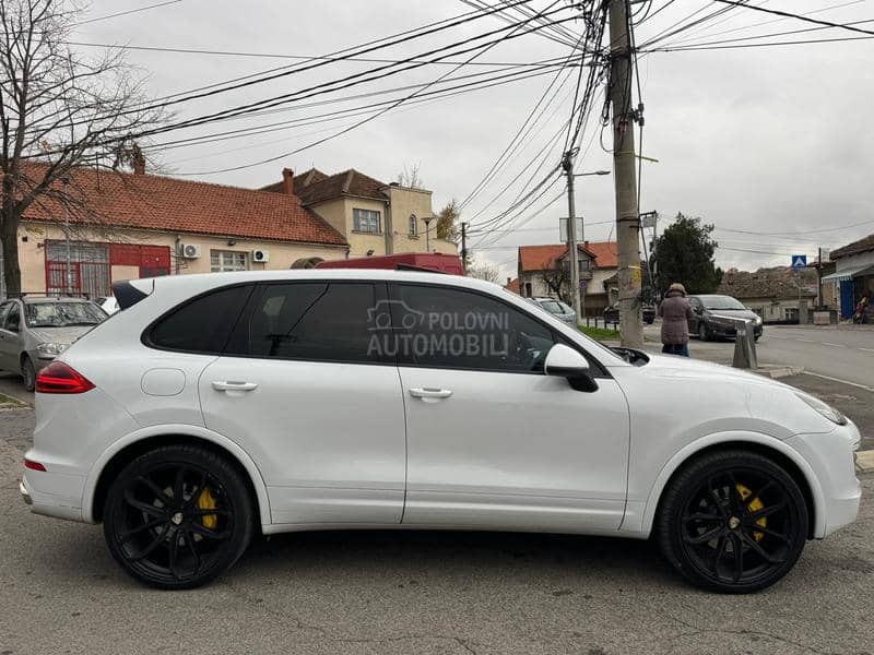 Porsche Cayenne HYBRID 3.0D MATRIX