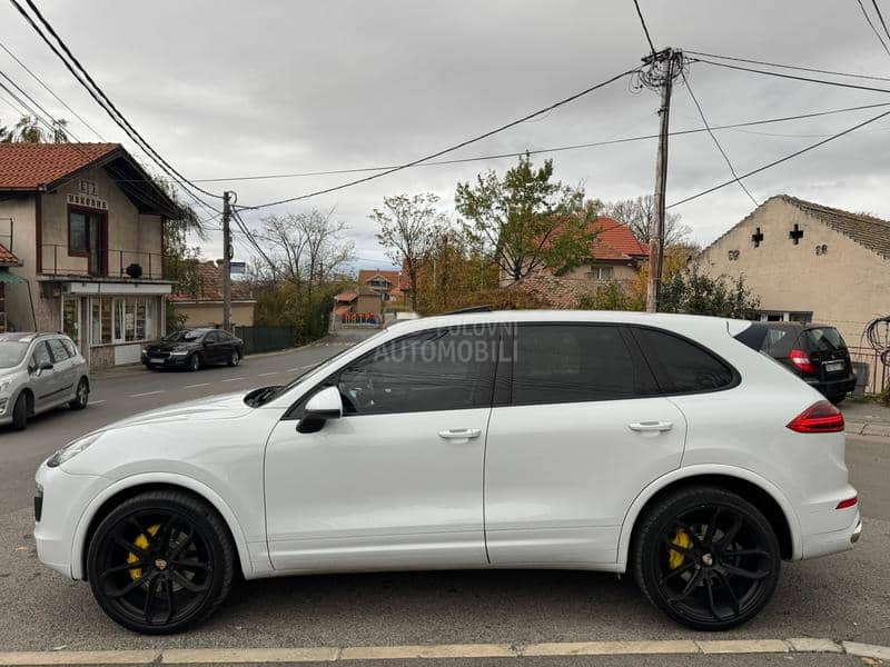 Porsche Cayenne HYBRID 3.0D MATRIX