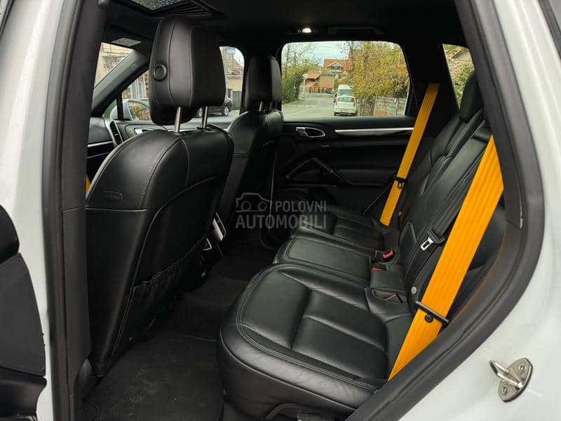 Porsche Cayenne HYBRID 3.0D MATRIX