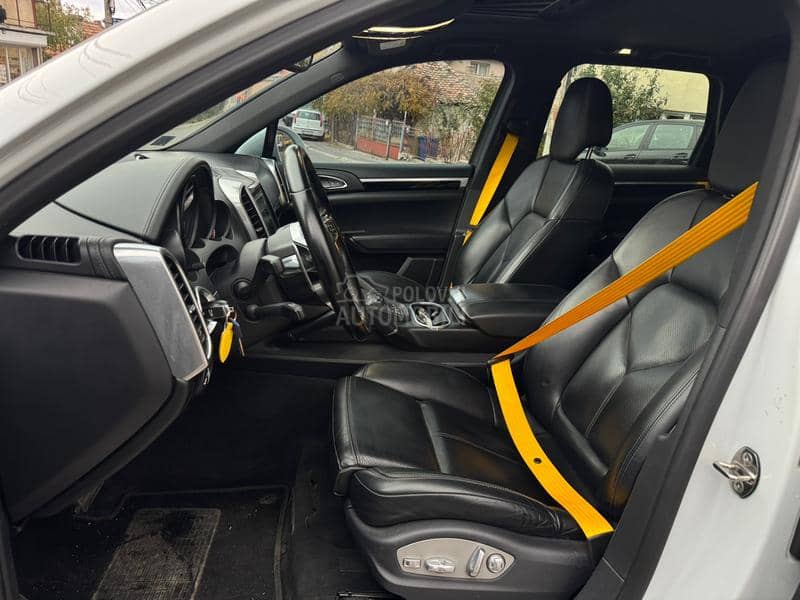 Porsche Cayenne HYBRID 3.0D MATRIX