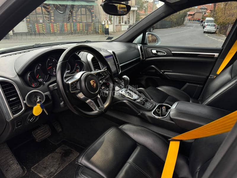 Porsche Cayenne HYBRID 3.0D MATRIX