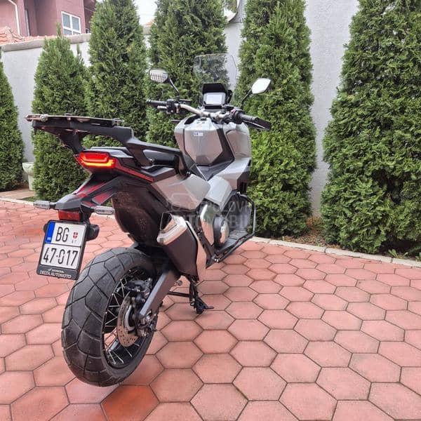 Honda x adv