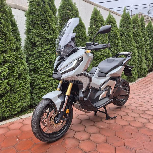 Honda x adv