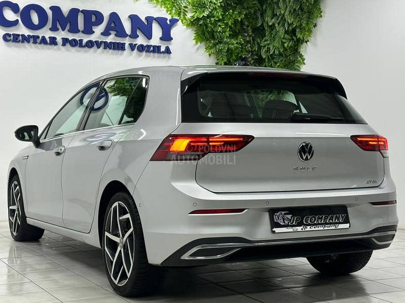 Volkswagen Golf 8 1.5 e TSI DSG LED
