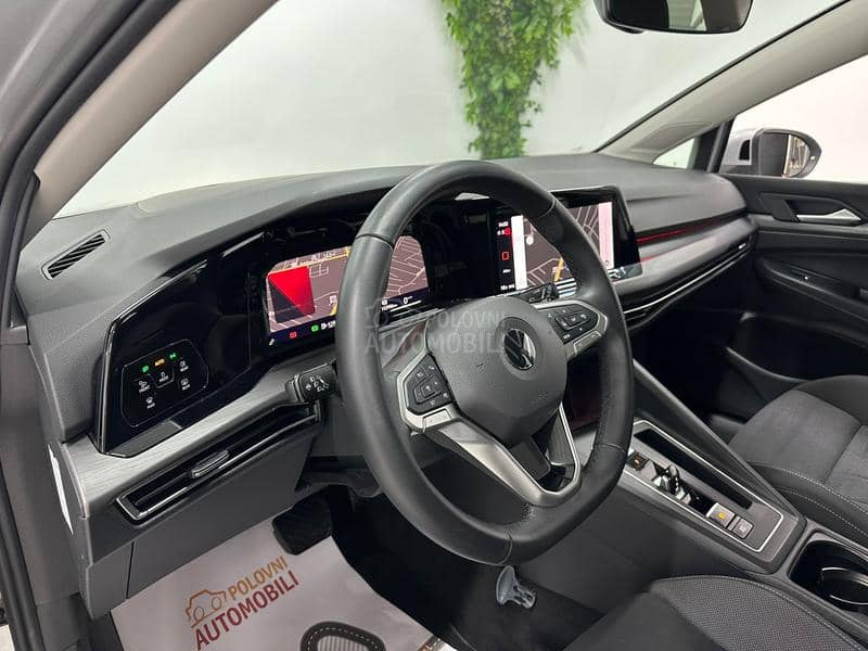 Volkswagen Golf 8 1.5 e TSI DSG LED