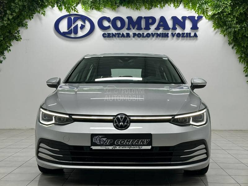 Volkswagen Golf 8 1.5 e TSI DSG LED
