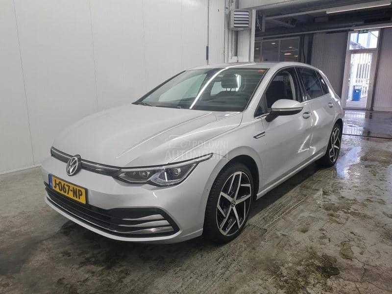 Volkswagen Golf 8 1.5 e TSI DSG LED