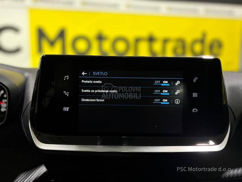 Peugeot 2008 EAT8/Nav/Led