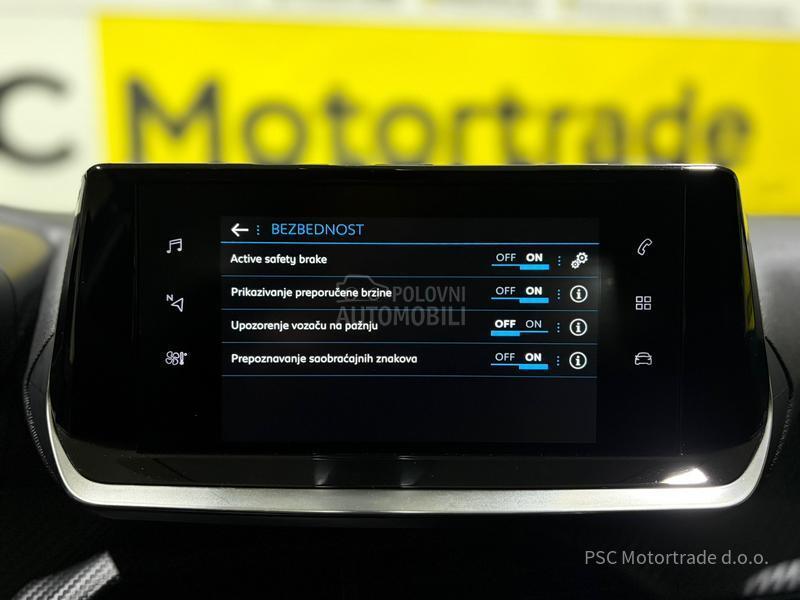 Peugeot 2008 EAT8/Nav/Led