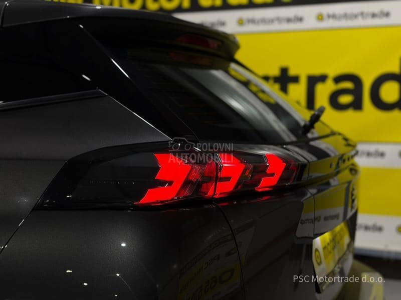 Peugeot 2008 EAT8/Nav/Led