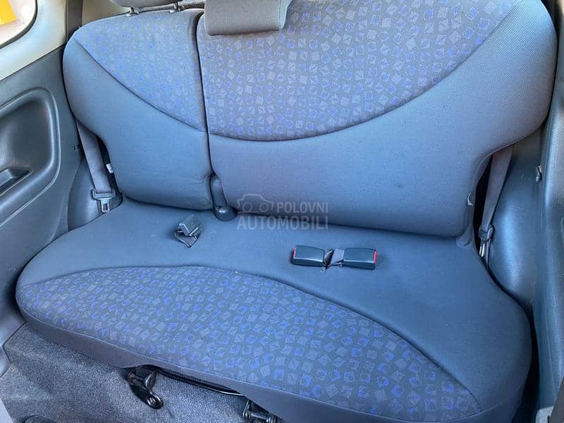 Toyota Yaris 1.0 vvt -i