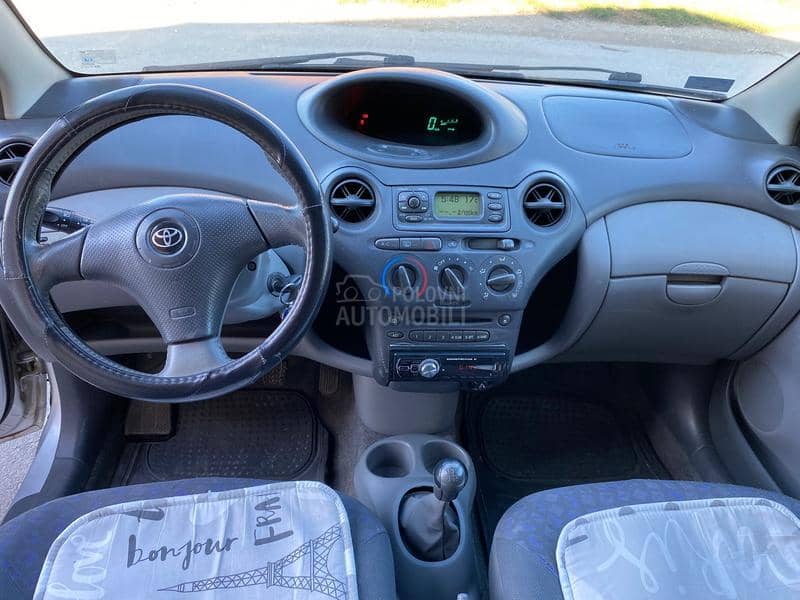 Toyota Yaris 1.0 vvt -i