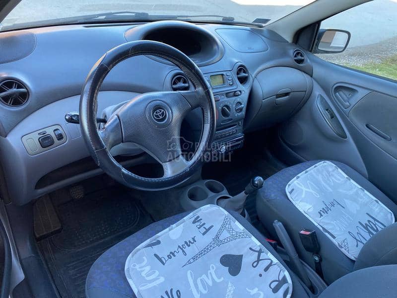 Toyota Yaris 1.0 vvt -i