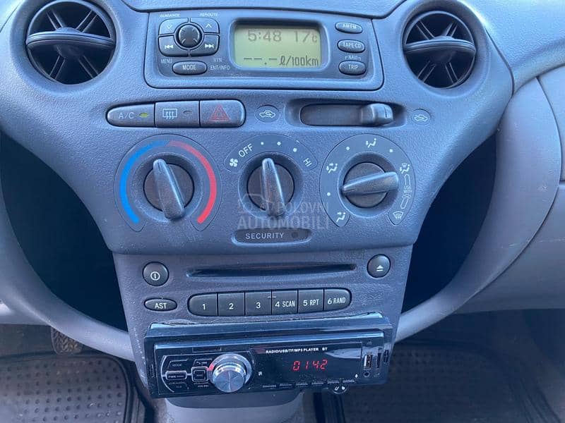 Toyota Yaris 1.0 vvt -i