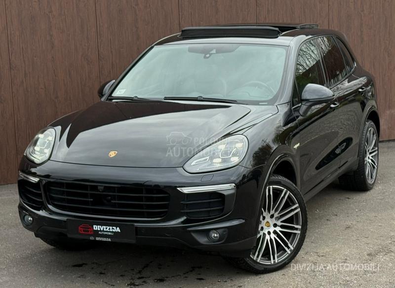 Porsche Cayenne S/Hybrid/Pano/360