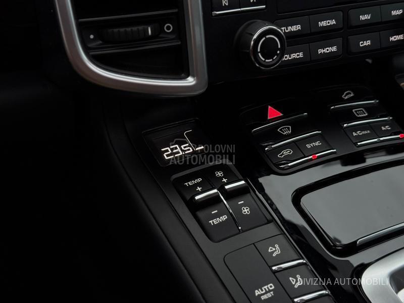 Porsche Cayenne S/Hybrid/Pano/360
