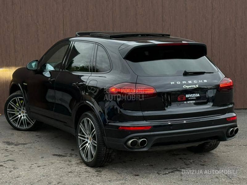 Porsche Cayenne S/Hybrid/Pano/360