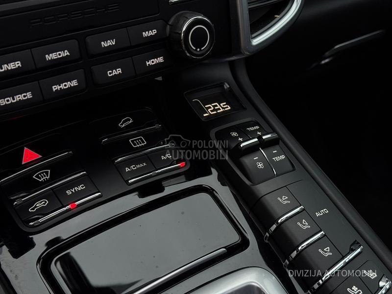 Porsche Cayenne S/Hybrid/Pano/360