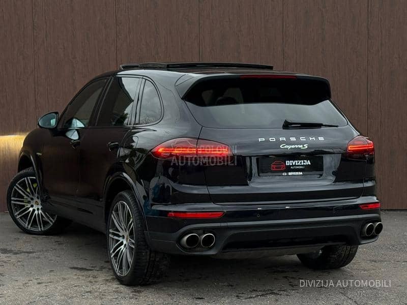 Porsche Cayenne S/Hybrid/Pano/360
