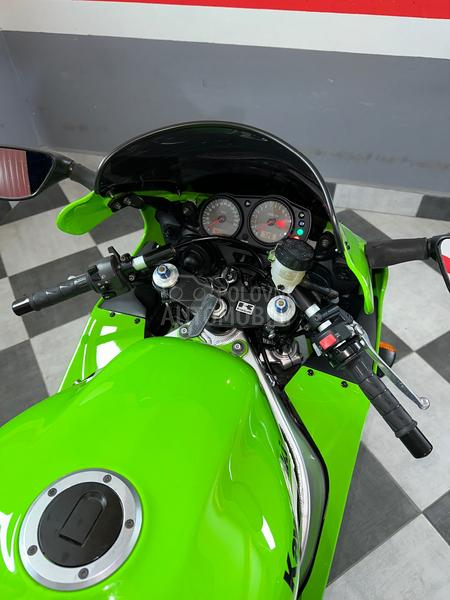 Kawasaki Zx9R