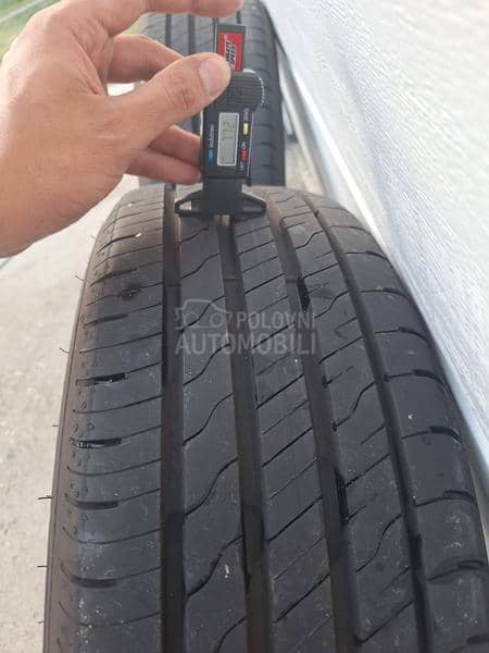 Aluminijumske felne rial sa gumamaCaptur 17" 4 x 100